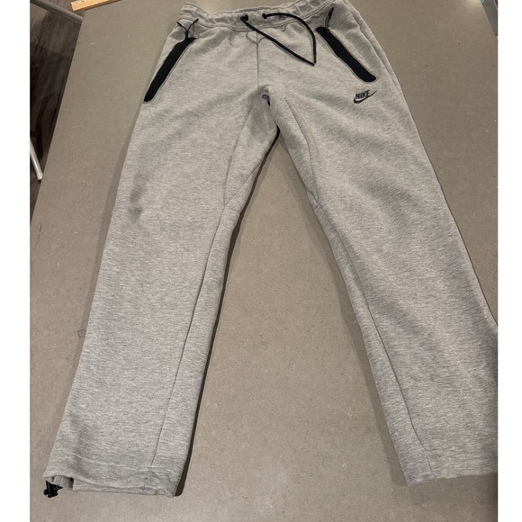 NWOT Nike Tech Fleece Pants Mens Gray Black Joggers Lightweight Sweatpants - Picture 1 of 5